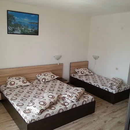 Πανσιόν Diana Self Check-in Kiten (Burgas)