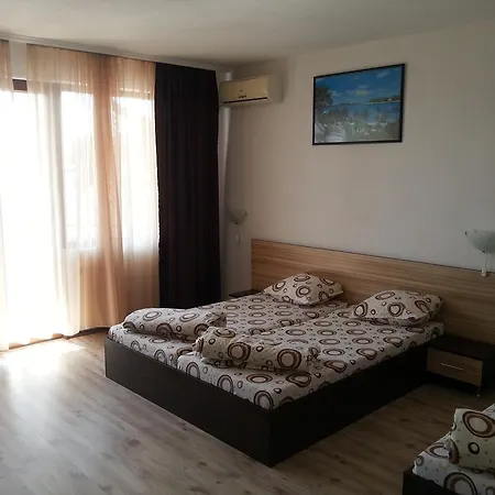 Къща за гости Diana Self Check-in 3*