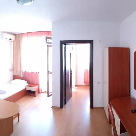 Diana Self Check-in Guest house 3*