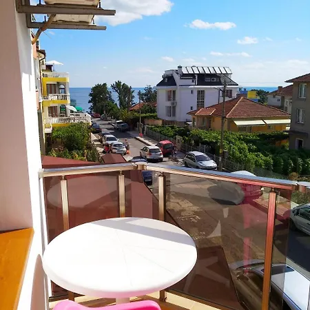 Къща за гости Diana Self Check-in Китен